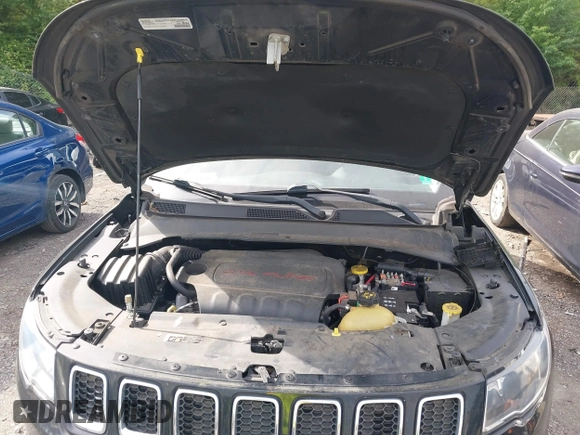 2018 Jeep Compass Latitude with VIN 3C4NJCBB8JT124640, listed as a IAAI auction lot 42182791 with 179,376 mi miles and . Bid and sale history available at DreamBid. Image 10.
