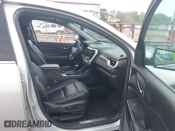 2017 GMC Acadia SLT with VIN 1GKKNMLS8HZ184064, listed as a IAAI auction lot 42113172 with 118,769 mi miles. Bid and sale history available at carsss.com. Image 5.