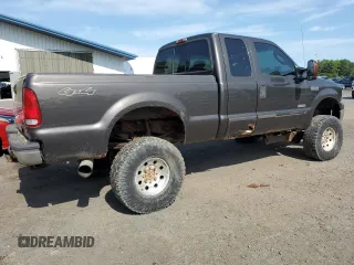 2006 Ford F-250 XL z VIN 1FTSX21PX6EA04242, wystawiony jako Copart lot #59104995 z przebiegiem 157 947 mil mil oraz Czysty tytuł • Clean title. Historia ofert i sprzedaży dostępna na DreamBid. Obrazek 3.