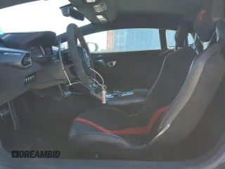 2018 Lamborghini Huracan z VIN ZHWUD4ZF2JLA08437, wystawiony jako Copart lot #50956455 z przebiegiem 7412 mil mil oraz Nie do naprawy. Historia ofert i sprzedaży dostępna na DreamBid. Obrazek 7.
