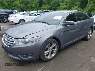 2013 Ford Taurus SEL z VIN 1FAHP2H84DG139362, wystawiony jako IAAI lot #42367272 z przebiegiem 232 500 mil mil oraz . Historia ofert i sprzedaży dostępna na DreamBid. Obrazek 2.