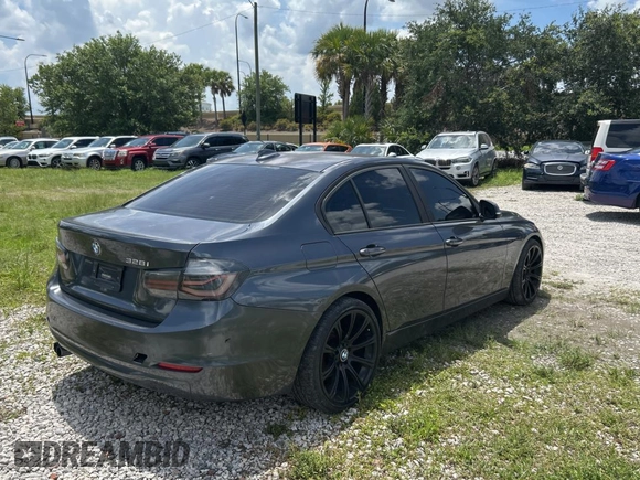 2013 BMW 3 Series 328i with VIN WBA3A5G53DNP19158, listed as a Copart auction lot 61036925 with 173,331 mi miles and Clean title. Bid and sale history available at DreamBid. Image 4.