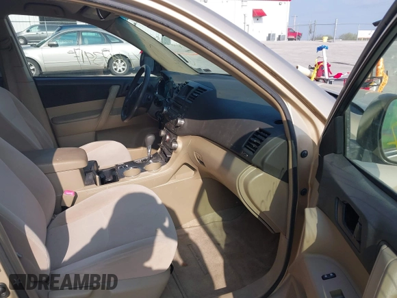 2008 Toyota Highlander z VIN JTEES41A482068313, wystawiony jako IAAI lot #41973917 z przebiegiem 262 396 mil mil oraz . Historia ofert i sprzedaży dostępna na DreamBid. Obrazek 5.