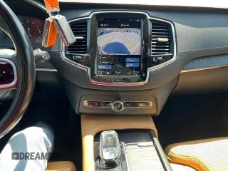 2021 Volvo XC90 Inscription Expression z VIN YV4BR0CL8M1708756, wystawiony jako Copart lot #61388935 z przebiegiem 139 013 mil mil oraz Czysty tytuł • Clean title. Historia ofert i sprzedaży dostępna na DreamBid. Obrazek 10.