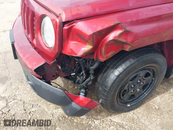 2015 Jeep Patriot Sport with VIN 1C4NJPBB3FD361332, listed as a IAAI auction lot 41691132 with Not Provided miles. Bid and sale history available at carsss.com. Image 6.