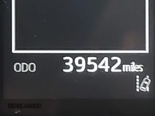 2023 Toyota Camry SE z VIN 4T1G11AKXPU747251, wystawiony jako IAAI lot #42388819 z przebiegiem 39 542 mil mil oraz . Historia ofert i sprzedaży dostępna na DreamBid. Obrazek 15.