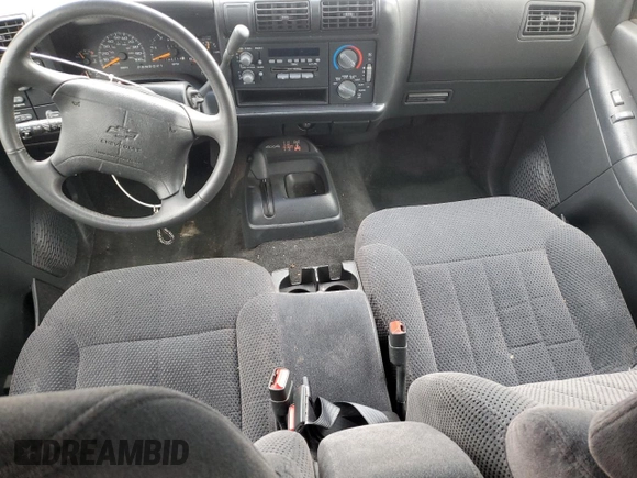 1995 Chevrolet Blazer with VIN 1GNDT13W2S2236856, listed as a Copart auction lot 47813165 with 862,143 mi miles and Salvage title. Bid and sale history available at DreamBid. Image 8.