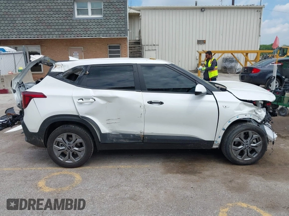 2024 Kia Seltos LX with VIN KNDEPCAA2R7482131, listed as a IAAI auction lot 42366229 with 24,159 mi miles and . Bid and sale history available at DreamBid. Image 13.