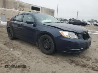 2014 Chrysler 200 LX with VIN 1C3CCBAG1EN152315, listed as a Copart auction lot 88382725 with 122,143 mi miles and Salvage Title. Bid and sale history available at carsss.com. Image 4.
