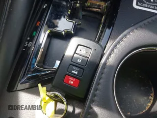 2016 Toyota Avalon Limited z VIN 4T1BK1EB1GU237405, wystawiony jako IAAI lot #42276053 z przebiegiem 51 399 mil mil oraz . Historia ofert i sprzedaży dostępna na DreamBid. Obrazek 11.