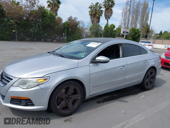 2009 Volkswagen CC 4Motion with VIN WVWGU73C49E514712, listed as a IAAI auction lot 42016839 with 1 mi miles. Bid and sale history available at carsss.com. Image 6.