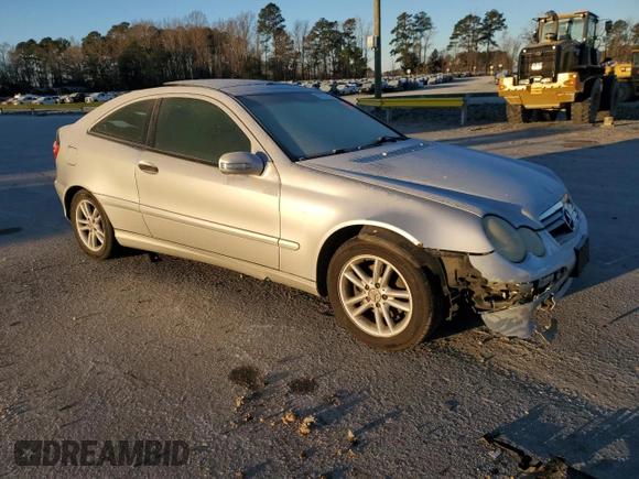 2003 Mercedes-Benz C 230 Kompressor with VIN WDBRN40J93A444693, listed as a Copart auction lot 87637615 with 156,298 mi miles and Salvage title. Bid and sale history available at DreamBid. Image 4.