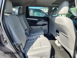 2017 Toyota Highlander XLE with VIN 5TDJZRFH7HS468912, listed as a Copart auction lot 62821955 with 79,331 mi miles and Salvage title. Bid and sale history available at DreamBid. Image 10.