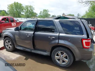 2010 Ford Escape Limited с VIN 1FMCU0E76AKC66681, выставлен на аукционе IAAI как лот 42168260 с пробегом 254 930 миль миль и . История ставок и продаж доступна на DreamBid. Изображение 15.