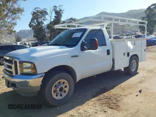 2002 Ford F-250 XL z VIN 1FTNF20L72ED15488, wystawiony jako IAAI lot #41626743 z przebiegiem 282 415 mil mil oraz . Historia ofert i sprzedaży dostępna na DreamBid. Obrazek 2.