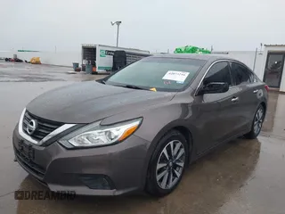 2017 Nissan Altima S z VIN 1N4AL3AP1HC189184, wystawiony jako IAAI lot #42073216 z przebiegiem 136 633 mil mil oraz . Historia ofert i sprzedaży dostępna na DreamBid. Obrazek 2.