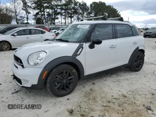 2015 MINI Countryman S z VIN WMWZC3C52FWP52793, wystawiony jako Copart lot #49763035 z przebiegiem 70 980 mil mil oraz Szkody całkowita. Historia ofert i sprzedaży dostępna na DreamBid. Obrazek 1.
