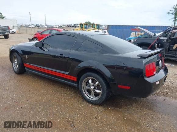 2006 Ford Mustang Standard with VIN 1ZVFT80N965157675, listed as a IAAI auction lot 42472331 with 153,220 mi miles and . Bid and sale history available at DreamBid. Image 3.