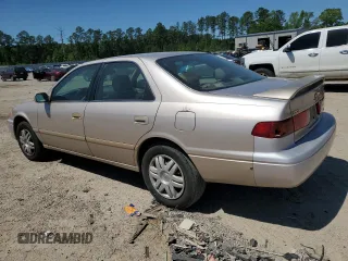 2001 Toyota Camry LE z VIN 4T1BF28K71U958213, wystawiony jako Copart lot #53208995 z przebiegiem 321 617 mil mil oraz Szkoda całkowita • Salvage title. Historia ofert i sprzedaży dostępna na DreamBid. Obrazek 2.