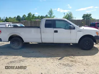 2013 Ford F-150 XL z VIN 1FTFX1CFXDKE21083, wystawiony jako IAAI lot #42548084 z przebiegiem Nie podano mil oraz . Historia ofert i sprzedaży dostępna na DreamBid. Obrazek 12.