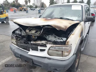 2000 Ford Explorer с VIN 1FMDU72X5YZA04203, выставлен на аукционе IAAI как лот 41250687 с пробегом 215 076 миль миль и . История ставок и продаж доступна на DreamBid. Изображение 6.