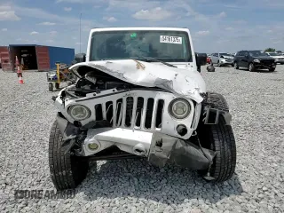 2018 Jeep Wrangler Unlimited Sahara z VIN 1C4BJWEGXJL838339, wystawiony jako Copart lot #54161375 z przebiegiem 70 556 mil mil oraz Szkoda całkowita • Salvage title. Historia ofert i sprzedaży dostępna na DreamBid. Obrazek 14.