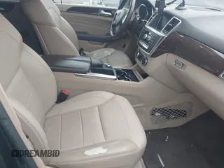 2013 Mercedes-Benz M 350 z VIN 4JGDA5JB2DA218626, wystawiony jako IAAI lot #42273274 z przebiegiem 176 539 mil mil oraz . Historia ofert i sprzedaży dostępna na DreamBid. Obrazek 5.