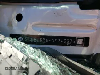 2022 Toyota Highlander LE z VIN 5TDBZRBH4NS246673, wystawiony jako Copart lot #40898463 z przebiegiem 2 366 mil mil oraz . Historia ofert i sprzedaży dostępna na DreamBid. Obrazek 13.