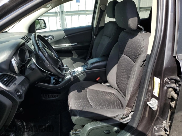 2017 Dodge Journey SXT z VIN 3C4PDDBG3HT703935, wystawiony jako Copart lot #57620915 z przebiegiem 126 915 mil mil oraz Szkoda całkowita • Salvage title. Historia ofert i sprzedaży dostępna na DreamBid. Obrazek 7.