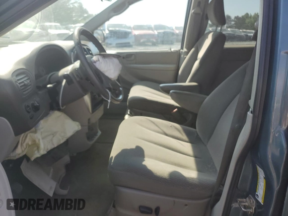 2005 Chrysler Town & Country Touring z VIN 2C4GP54L05R524614, wystawiony jako Copart lot #54941575 z przebiegiem 300 918 mil mil oraz Szkoda całkowita • Salvage title. Historia ofert i sprzedaży dostępna na DreamBid. Obrazek 7.
