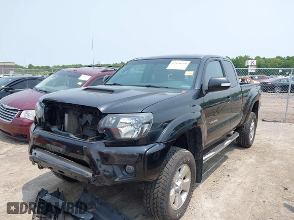 2012 Toyota Tacoma z VIN 5TFUU4EN2CX029450, wystawiony jako IAAI lot #42416155 z przebiegiem 171 711 mil mil oraz . Historia ofert i sprzedaży dostępna na DreamBid. Obrazek 2.