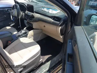 2022 Ford Escape SE z VIN 1FMCU9G68NUA10450, wystawiony jako IAAI lot #42481873 z przebiegiem 60 661 mil mil oraz . Historia ofert i sprzedaży dostępna na DreamBid. Obrazek 5.