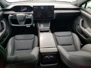2021 Tesla Model S Long Range z VIN 5YJSA1E59MF438359, wystawiony jako Copart lot #57794325 z przebiegiem 31 651 mil mil oraz Szkoda całkowita • Salvage title. Historia ofert i sprzedaży dostępna na DreamBid. Obrazek 8.