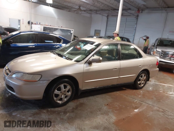 2000 Honda Accord SE с VIN 1HGCG5673YA051154, выставлен на аукционе IAAI как лот 41382000 с пробегом 272 554 миль миль и . История ставок и продаж доступна на DreamBid. Изображение 15.