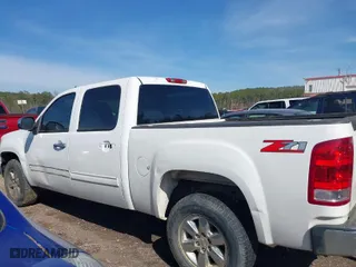 2011 GMC Sierra 1500 SLE with VIN 3GTP1VE00BG372003, listed as a IAAI auction lot 41580501 with 261,224 mi miles. Bid and sale history available at carsss.com. Image 14.