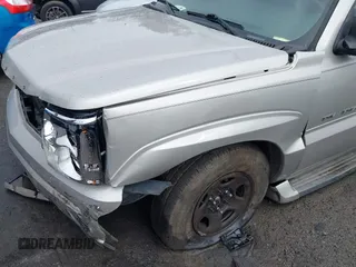 2005 Cadillac Escalade ESV z VIN 3GYFK66N55G224467, wystawiony jako IAAI lot #41352802 z przebiegiem Nie podano mil oraz . Historia ofert i sprzedaży dostępna na DreamBid. Obrazek 6.