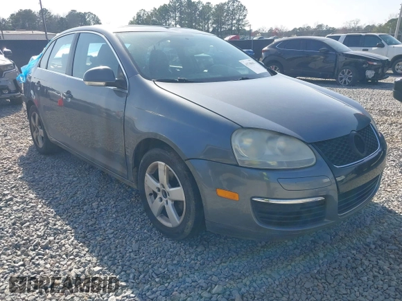 2010 Volkswagen Jetta SE z VIN 3VWRX7AJ0AM055031, wystawiony jako IAAI lot #41748603 z przebiegiem 175 016 mil mil oraz . Historia ofert i sprzedaży dostępna na DreamBid. Obrazek 1.