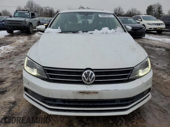 2015 Volkswagen Jetta Sedan Hybrid SEL Premium with VIN 3VW637AJ2FM305746, listed as a Copart auction lot 45083245 with 181,418 mi miles and Clean Title. Bid and sale history available at carsss.com. Image 5.