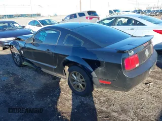 2009 Ford Mustang with VIN 1ZVHT80NX95113701, listed as a IAAI auction lot 42028558 with 100,224 mi miles and . Bid and sale history available at carsss.com. Image 3.