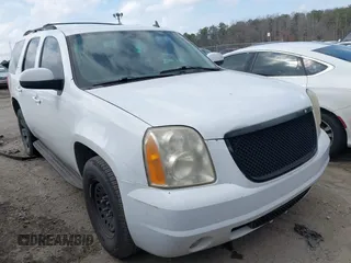 2008 GMC Yukon SLT w/4SB with VIN 1GKFC130X8R120662, listed as a IAAI auction lot 41724938 with 234,848 mi miles. Bid and sale history available at carsss.com. Image 1.