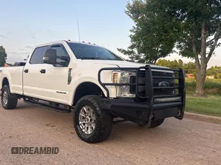 2018 Ford F-250 XL z VIN 1FT7W2BT3JEC63202, wystawiony jako Copart lot #61693645 z przebiegiem 250 139 mil mil oraz Czysty tytuł • Clean title. Historia ofert i sprzedaży dostępna na DreamBid. Obrazek 1.