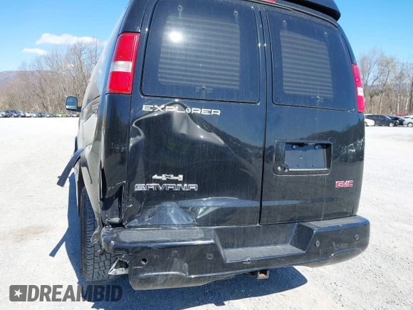 2018 GMC Savana Cargo Van with VIN 1GTW7BFG5J1160683, listed as a IAAI auction lot 41822345 with 81,359 mi miles. Bid and sale history available at carsss.com. Image 17.