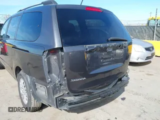 2012 Kia Sedona LX with VIN KNDMG4C7XC6475511, listed as a IAAI auction lot 41845131 with 132,023 mi miles. Bid and sale history available at carsss.com. Image 18.