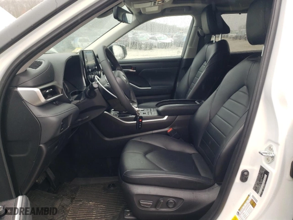 2022 Toyota Highlander XLE with VIN 5TDGZRBHXNS579496, listed as a Copart auction lot 47111505 with 23,427 mi miles and Salvage Title. Bid and sale history available at carsss.com. Image 7.
