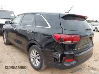 2019 Kia Sorento LX with VIN 5XYPG4A35KG577548, listed as a IAAI auction lot 41463981 with 74,260 mi miles. Bid and sale history available at carsss.com. Image 3.