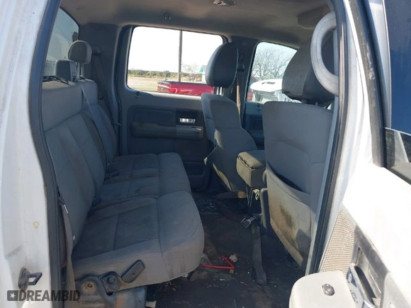2005 Ford F-150 XLT with VIN 1FTPW12525KD01909, listed as a IAAI auction lot 41207506 with 259,693 mi miles. Bid and sale history available at carsss.com. Image 8.