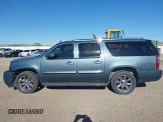 2008 GMC Yukon XL z VIN 1GKFK66828J210470, wystawiony jako IAAI lot #42119370 z przebiegiem 204 296 mil mil oraz . Historia ofert i sprzedaży dostępna na DreamBid. Obrazek 14.