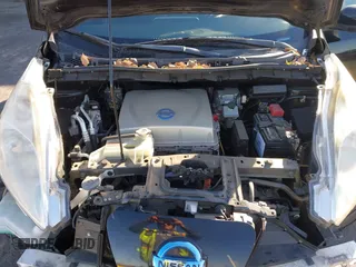 2015 Nissan LEAF S z VIN 1N4AZ0CP7FC321257, wystawiony jako IAAI lot #40806310 z przebiegiem 61 443 mil mil oraz . Historia ofert i sprzedaży dostępna na DreamBid. Obrazek 10.