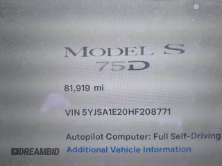 2017 Tesla Model S 100D z VIN 5YJSA1E20HF208771, wystawiony jako IAAI lot #42111317 z przebiegiem 81 919 mil mil oraz . Historia ofert i sprzedaży dostępna na DreamBid. Obrazek 7.