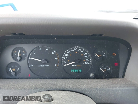 2004 Jeep Grand Cherokee Laredo z VIN 1J4GW48S04C389585, wystawiony jako IAAI lot #42461413 z przebiegiem 228 672 mil mil oraz . Historia ofert i sprzedaży dostępna na DreamBid. Obrazek 7.